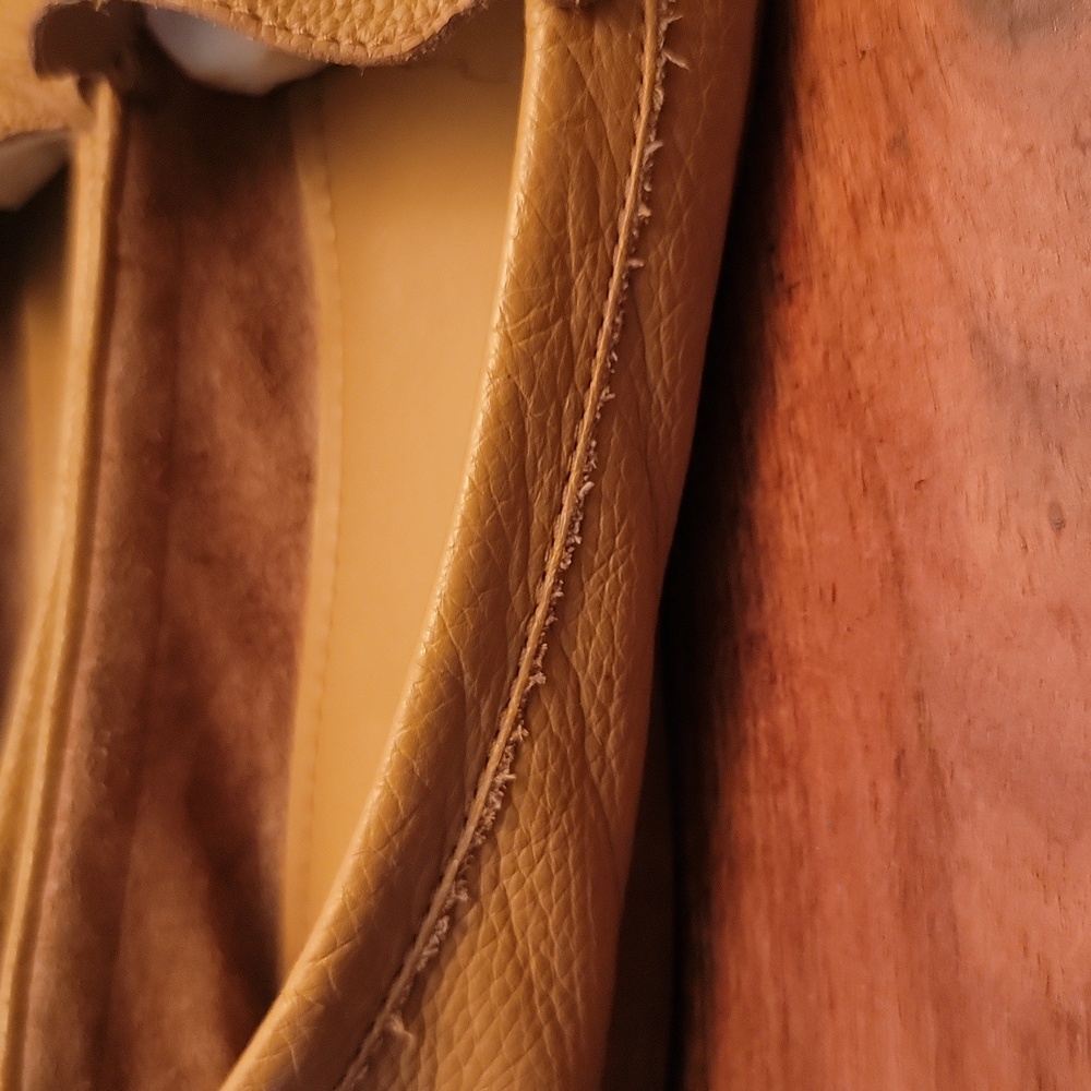 Coach Size 7.5 Women's Tan Loafers - Picture 5 of 5